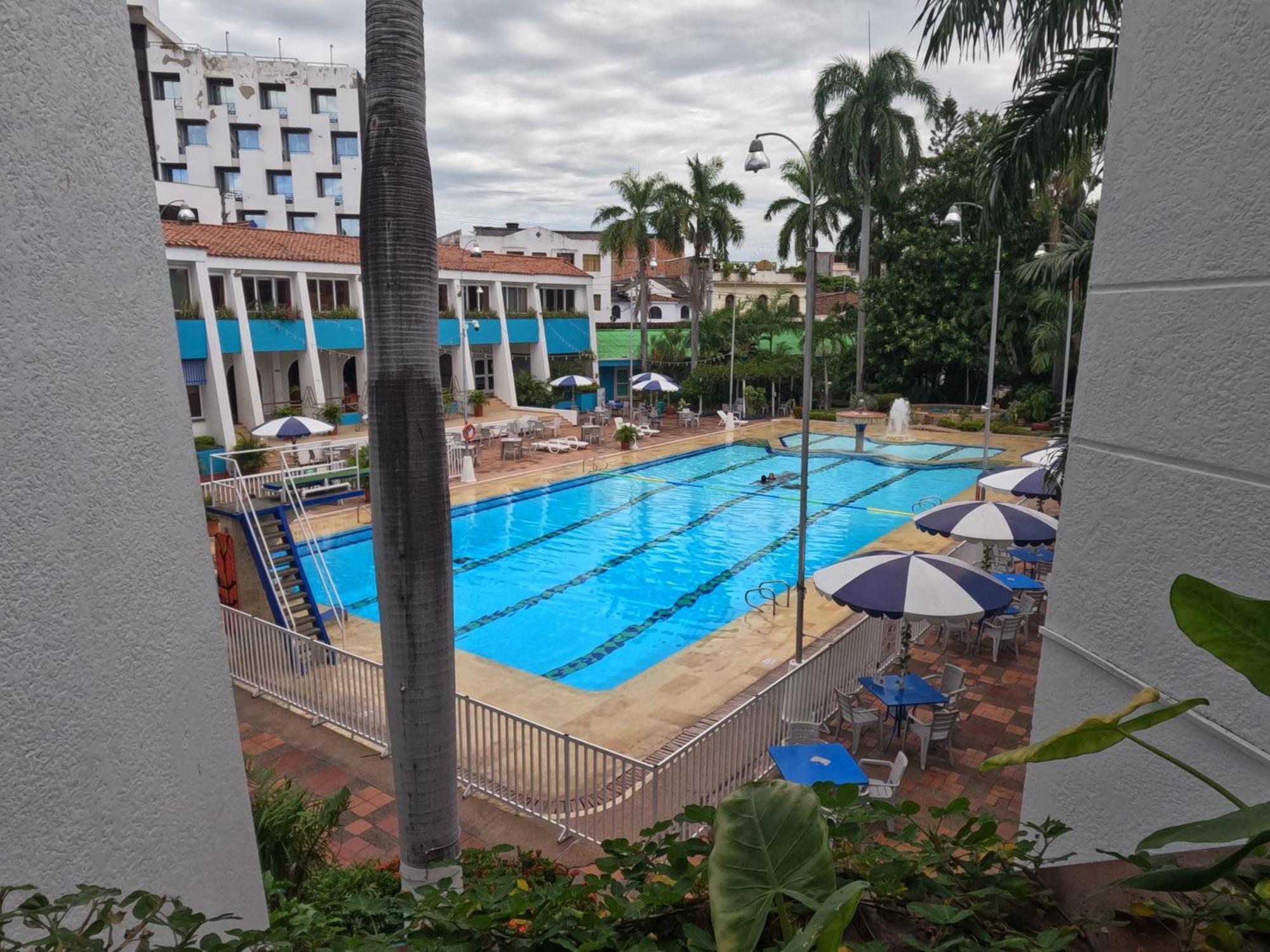 Hotel Bachue Girardot Exteriér fotografie