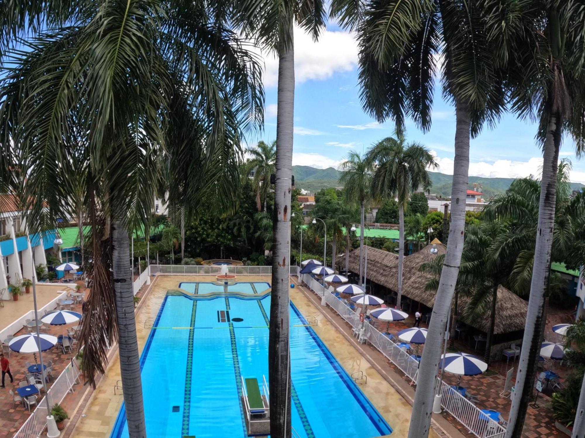Hotel Bachue Girardot Exteriér fotografie